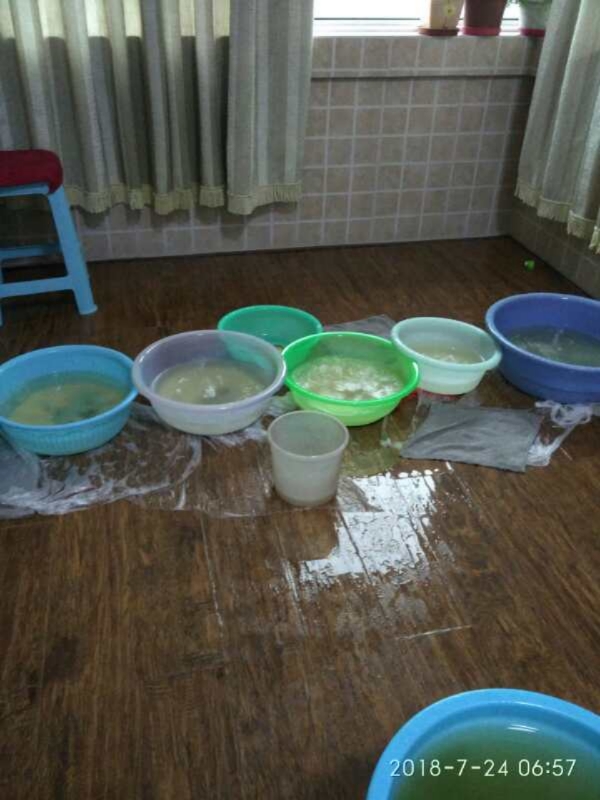 赤壁如何判断家里漏水
